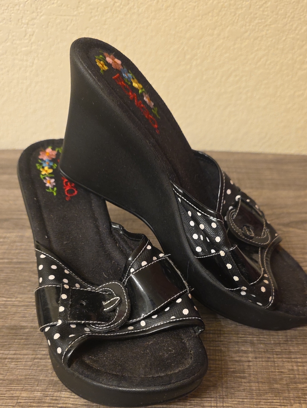 BONGO Black Polka Dot Wedge Slide Sandals Size 9.5